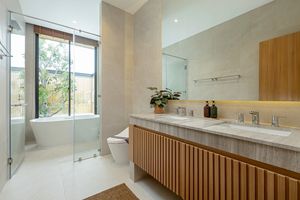 Two-storey villa with 6 bedrooms and private pool in Chalong area, Phuket in Mouana Grande Chalong Bay