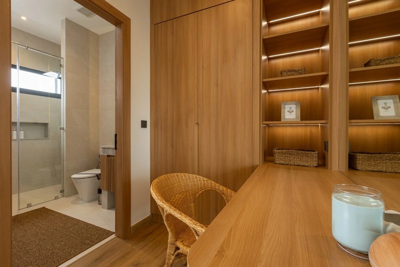 Two-storey villa with 6 bedrooms and private pool in Chalong area, Phuket in Mouana Grande Chalong Bay