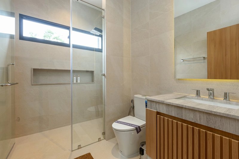 Two-storey villa with 6 bedrooms and private pool in Chalong area, Phuket in Mouana Grande Chalong Bay