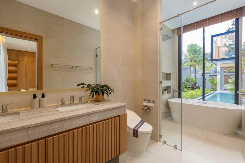 Two-storey villa with 6 bedrooms and private pool in Chalong area, Phuket in Mouana Grande Chalong Bay