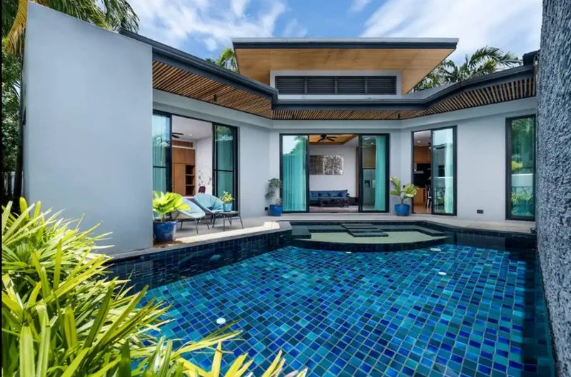 Villa with pool for rent in Baan Bua near Nai Harn Beach, Phuket