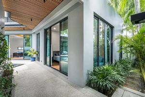 Villa with pool for rent in Baan Bua near Nai Harn Beach, Phuket