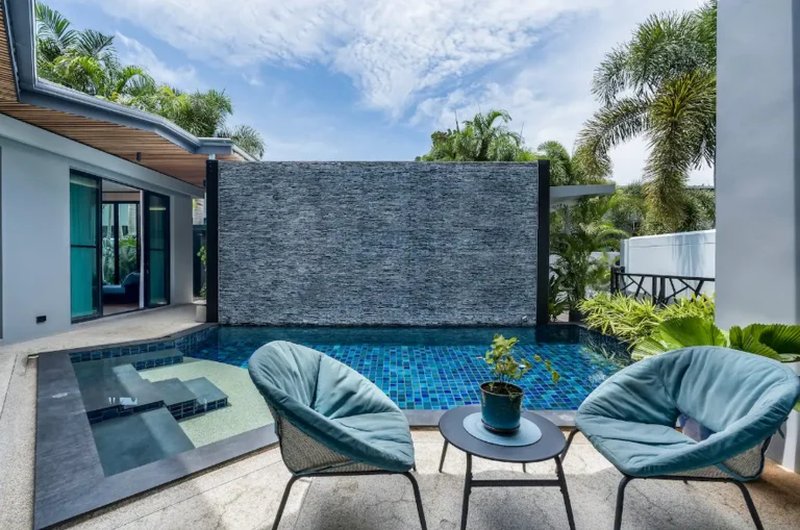 Villa with pool for rent in Baan Bua near Nai Harn Beach, Phuket