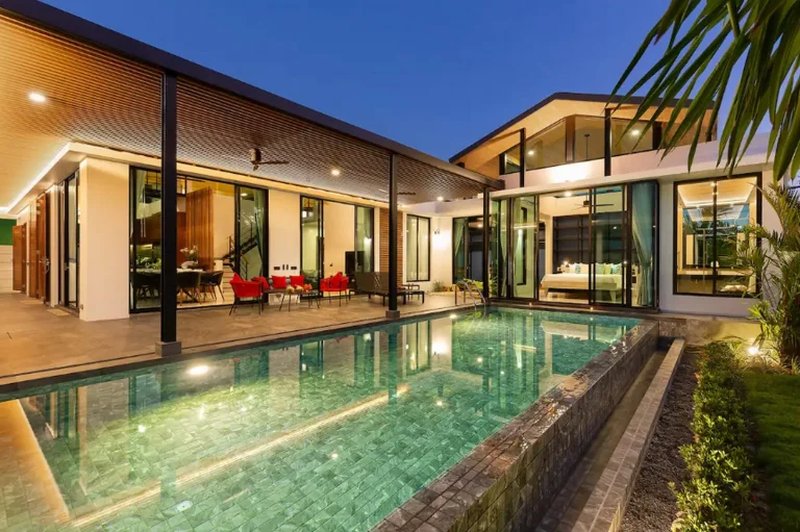 Luxury villa for rent near Nai Harn Beach, Phuket