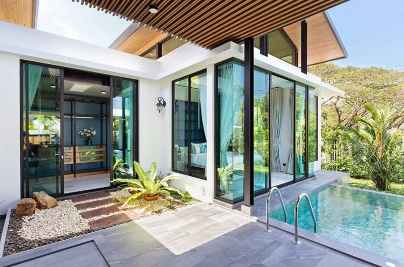 Luxury villa for rent near Nai Harn Beach, Phuket