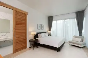 ห้องนอนของคอนโดมิเนียม ในราไวย์