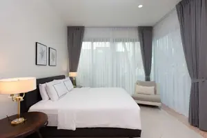 ห้องนอนของคอนโดมิเนียม ในราไวย์