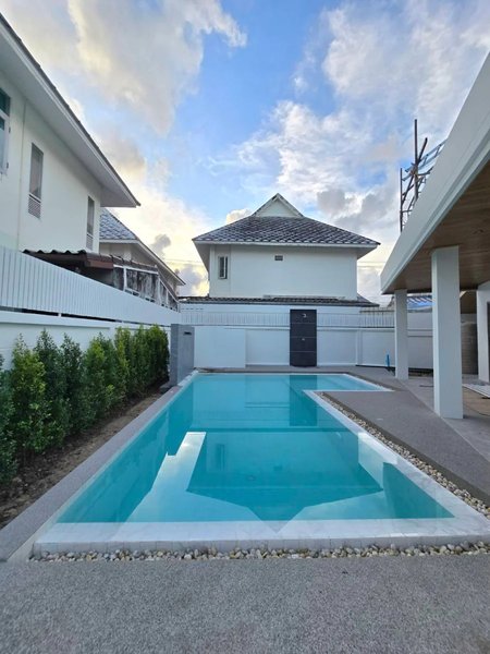 Two-storey house with private pool in Chalong area, Phuket