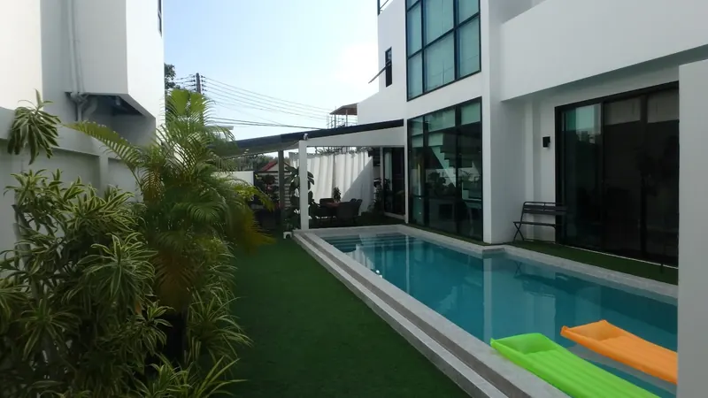 คอนโดมิเนียม ในราไวย์