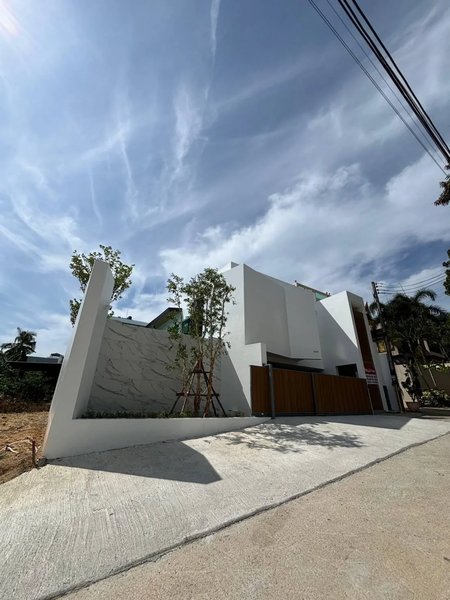 Two-storey villa with 3 bedrooms and private pool in Rawai, Phuket