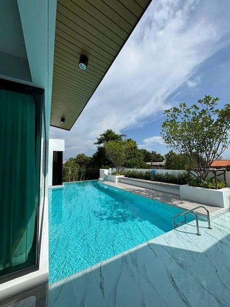 Two-storey villa with 3 bedrooms and private pool in Rawai, Phuket