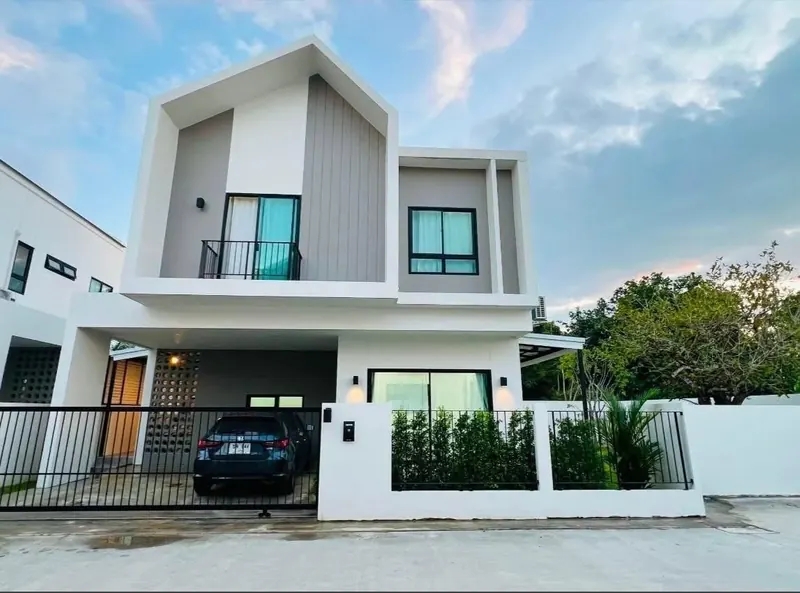townhouse in Si Sunthon