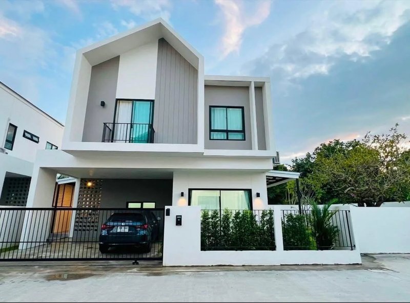 Finished two-storey house with spacious garden in Talang area, Phuket