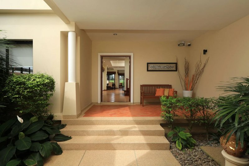 Two-storey villa with golf course view for rent in Bang Tao, Phuket