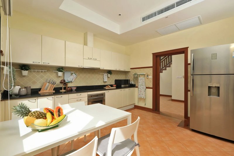 Two-storey villa with golf course view for rent in Bang Tao, Phuket