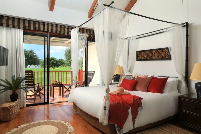 Two-storey villa with golf course view for rent in Bang Tao, Phuket