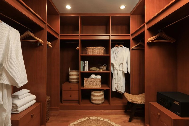 Two-storey villa with golf course view for rent in Bang Tao, Phuket