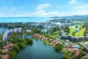 3 bedroom townhouse 5 minutes from Bang Tao Beach, Phuket in Laguna Park