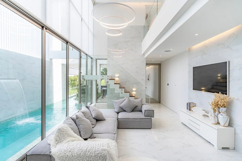 วิลล่าสองชั้นพร้อม 4 ห้องนอนและสระว่ายน้ำส่วนตัวในพื้นที่ของกะทู้,ภูเก็ต