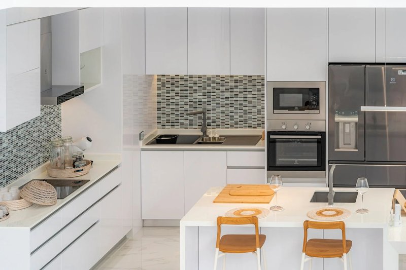 วิลล่าสองชั้นพร้อม 4 ห้องนอนและสระว่ายน้ำส่วนตัวในพื้นที่ของกะทู้,ภูเก็ต