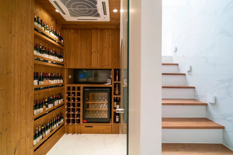 วิลล่าสองชั้นพร้อม 4 ห้องนอนและสระว่ายน้ำส่วนตัวในพื้นที่ของกะทู้,ภูเก็ต